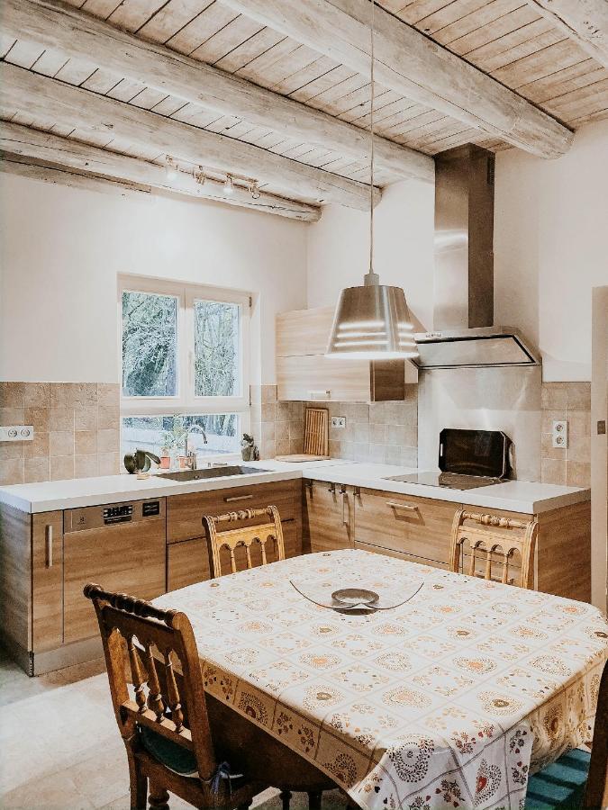 Le Val Suzenay Guest House Vendeuvre-sur-Barse Екстериор снимка